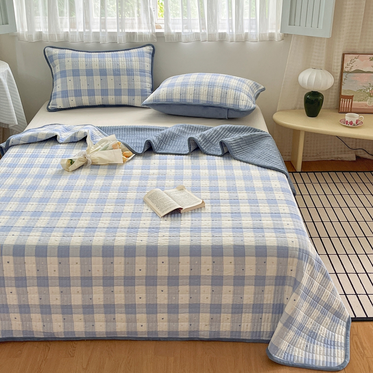 91家纺网 家纺一手货源 找家纺 瑞钰 2025新款A类双层纱印花夹棉床盖 小蓝格