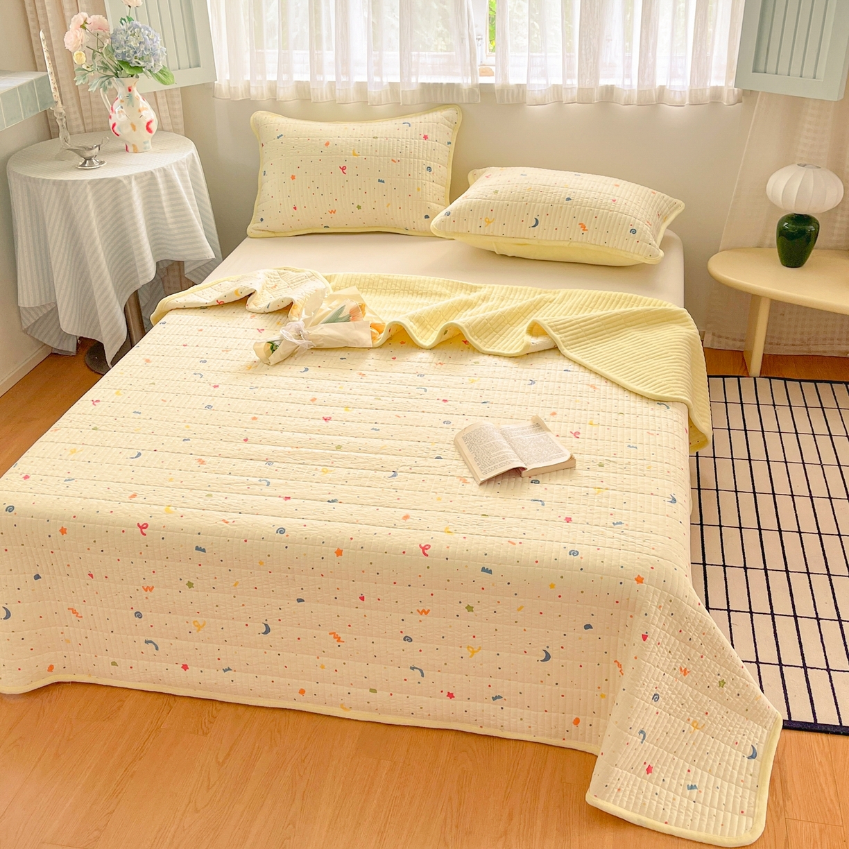 91家纺网 家纺一手货源 找家纺 瑞钰 2025新款A类双层纱印花夹棉床盖 星星点点