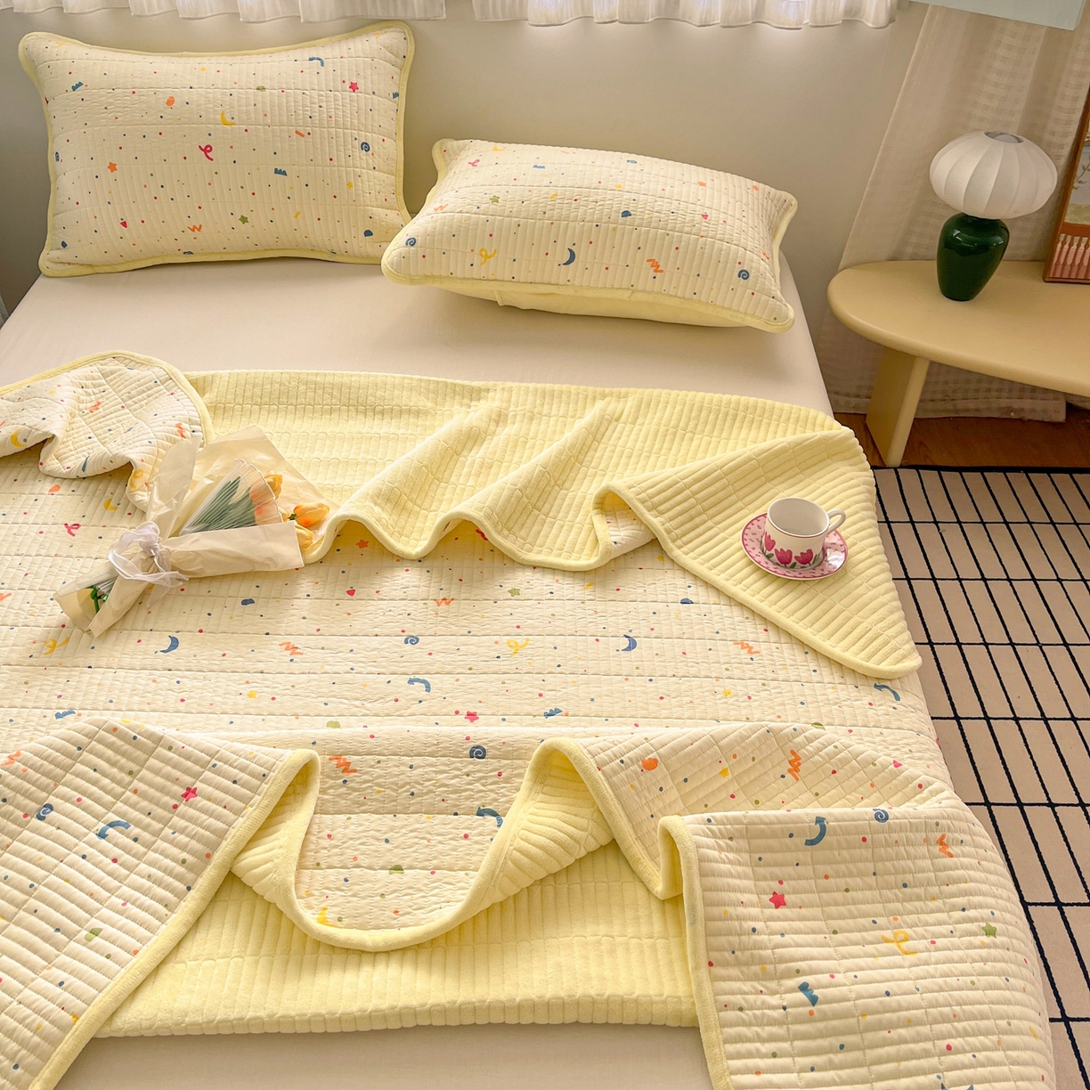 91家纺网 家纺一手货源 找家纺 瑞钰 2025新款A类双层纱印花夹棉床盖 星星点点