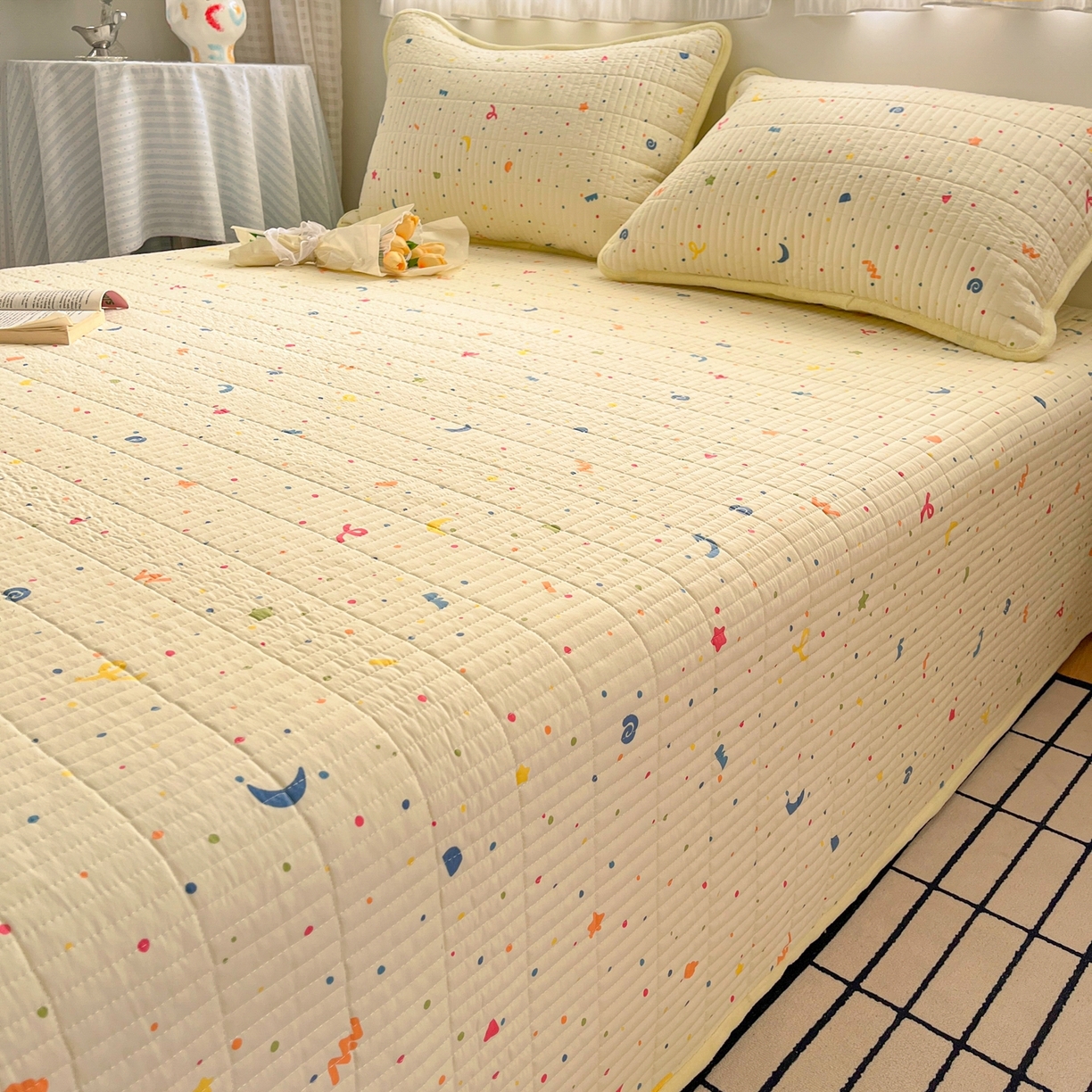 91家纺网 家纺一手货源 找家纺 瑞钰 2025新款A类双层纱印花夹棉床盖 星星点点