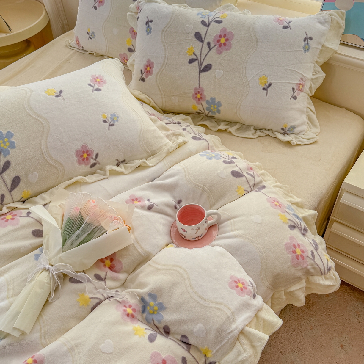 91家纺网 家纺一手货源 找家纺 爱家（原缔乐家纺） 2025新款牛奶雕花绒四件套-美加美 美加美-柠檬黄