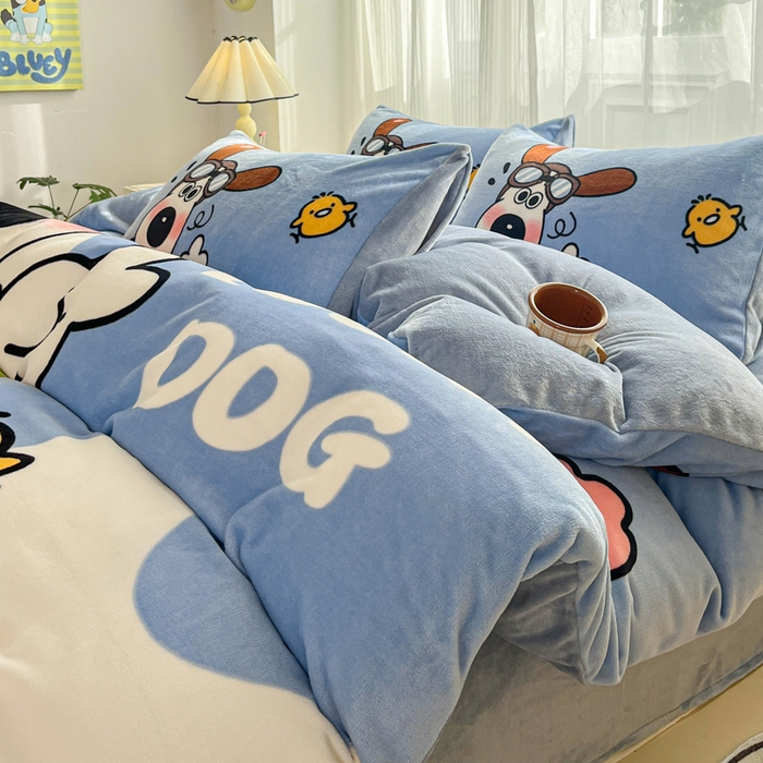 91家纺网 家纺一手货源 找家纺 喜梦缘 2025 新款大版卡通牛奶绒印花四件套 比耶狗