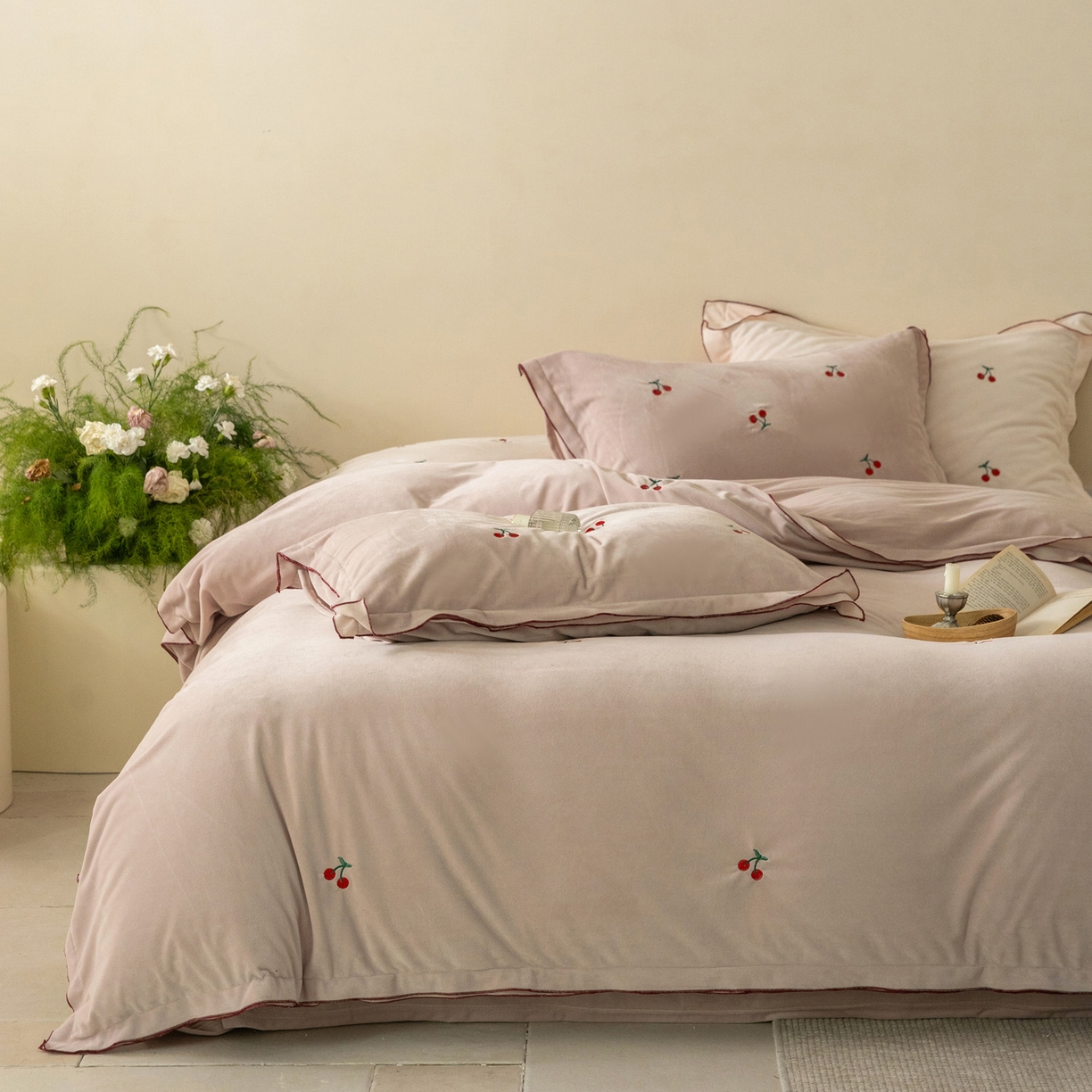 91家纺网 家纺一手货源 找家纺 （总）华超针织 2025新款宝宝绒密拷边刺绣四件套 （会员-20）