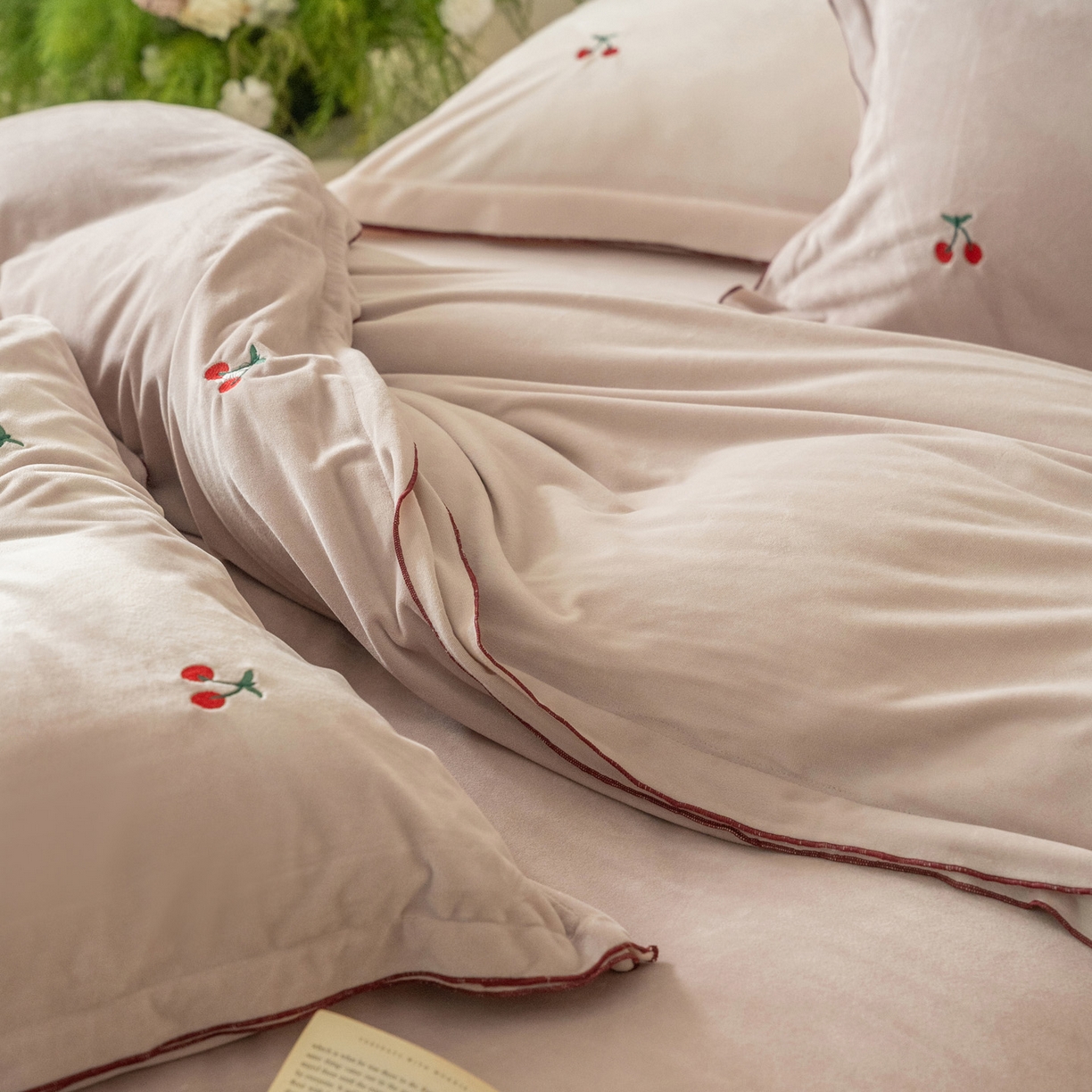 91家纺网 家纺一手货源 找家纺 （总）华超针织 2025新款宝宝绒密拷边刺绣四件套 （会员-20）