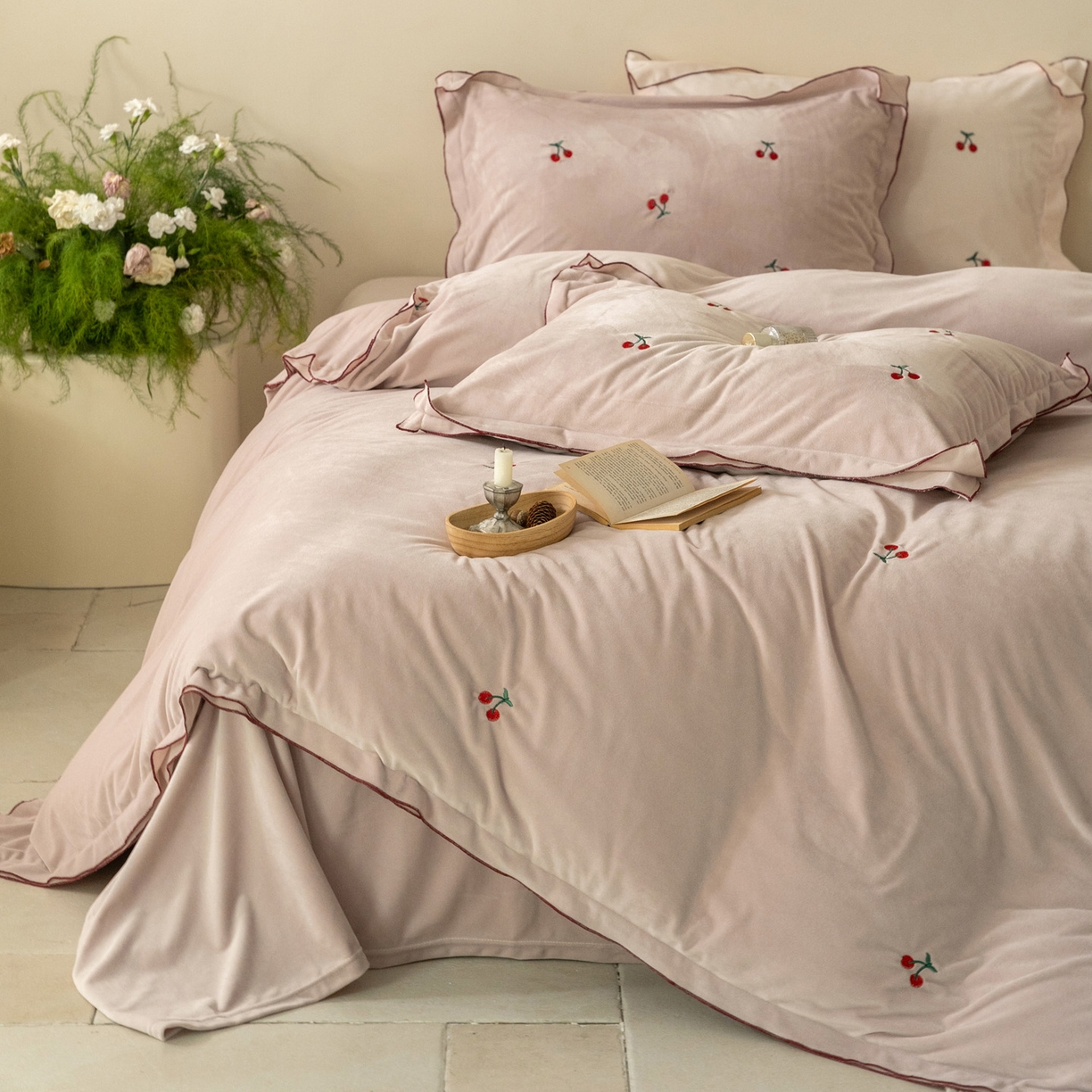 91家纺网 家纺一手货源 找家纺 （总）华超针织 2025新款宝宝绒密拷边刺绣四件套 （会员-20）