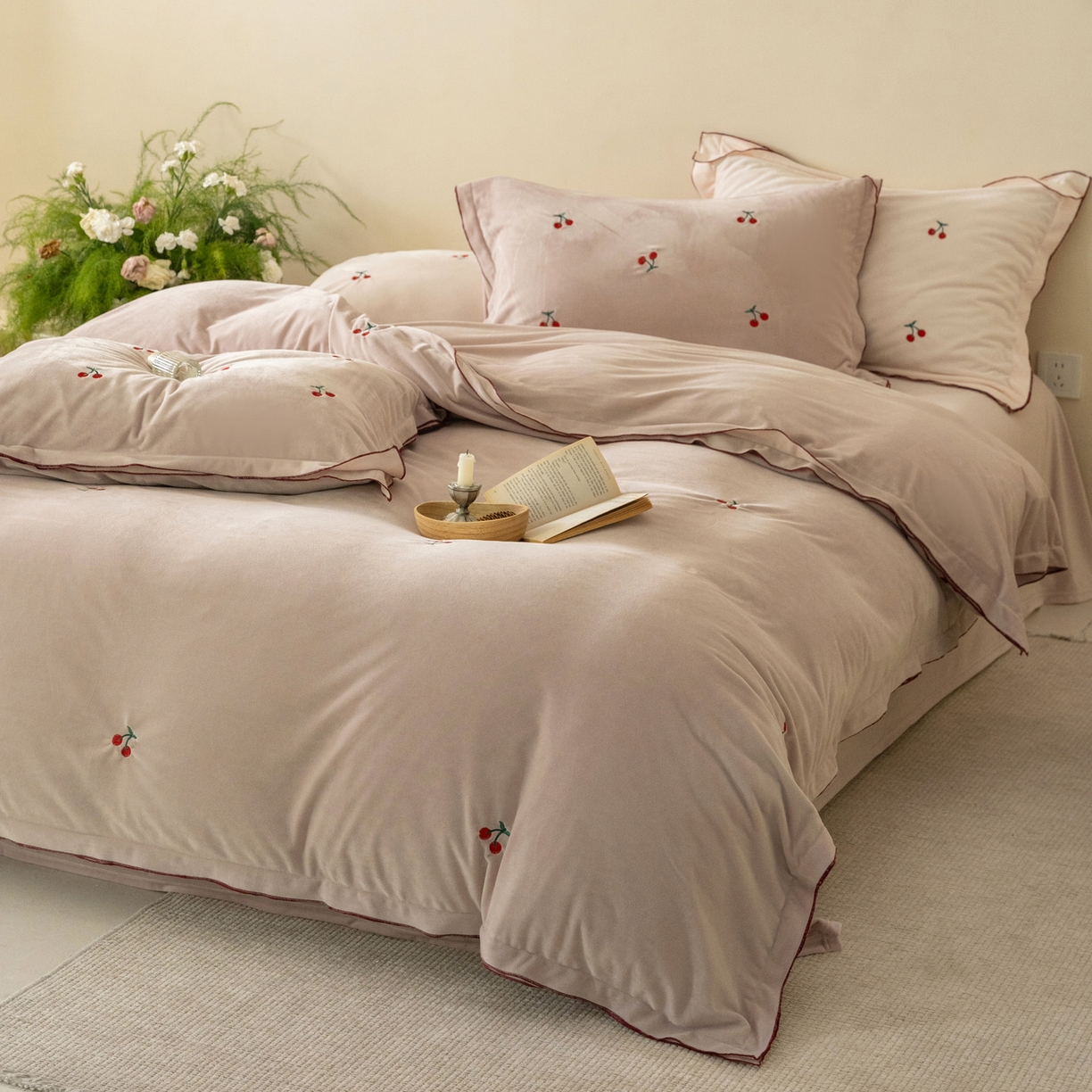 91家纺网 家纺一手货源 找家纺 （总）华超针织 2025新款宝宝绒密拷边刺绣四件套 （会员-20）