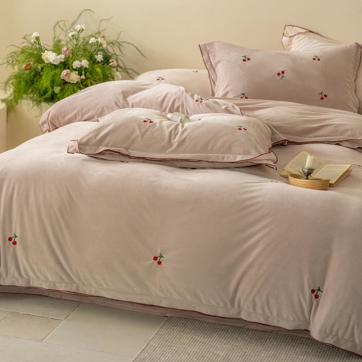 91家纺网 家纺一手货源 找家纺 （总）华超针织 2025新款宝宝绒密拷边刺绣四件套 （会员-20）