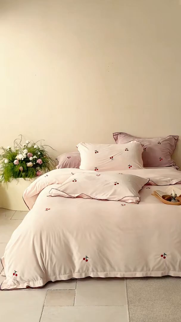 91家纺网 家纺一手货源 找家纺 华超针织 2025新款宝宝绒密拷边刺绣四件套 （会员-20） 初樱粉黛