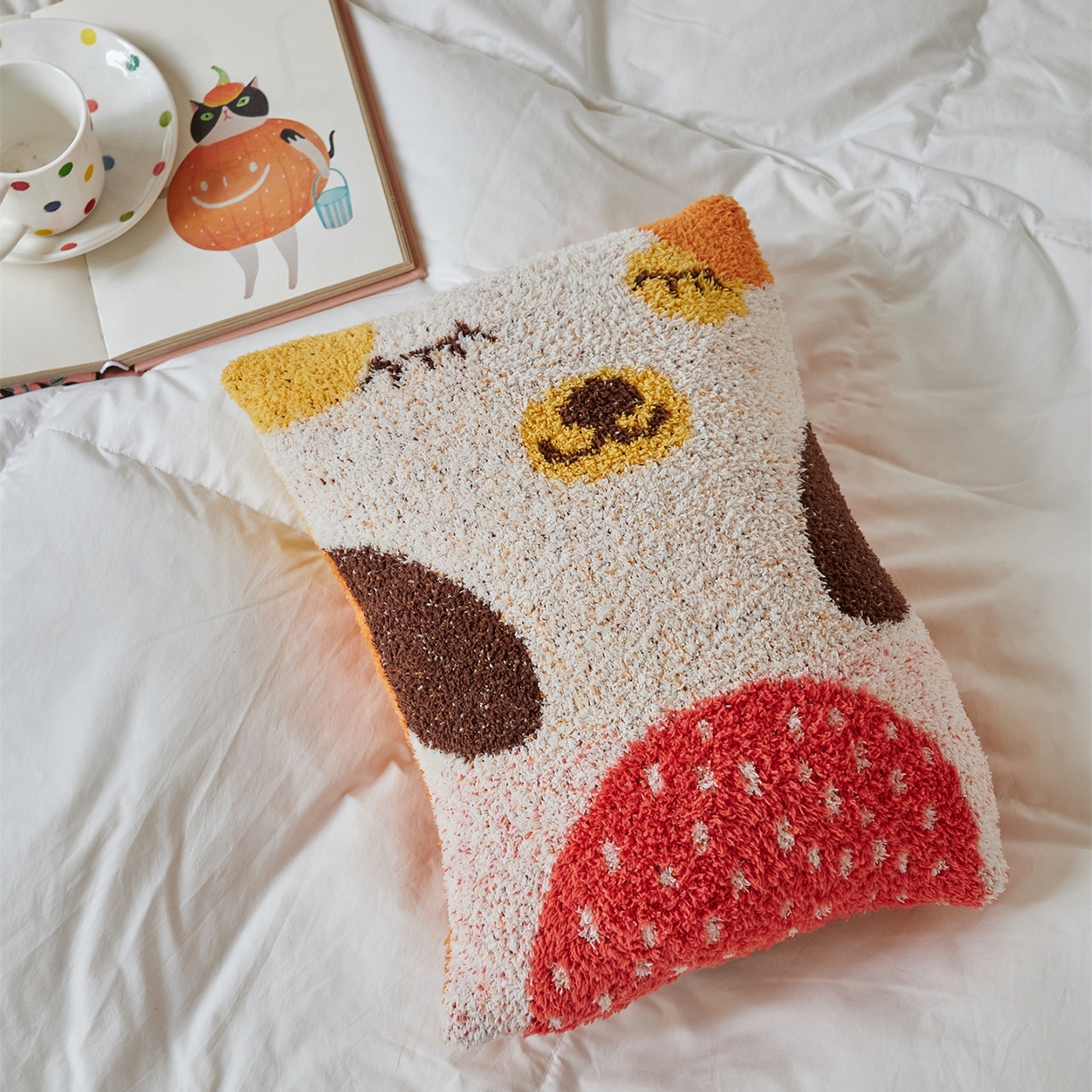 91家纺网 家纺一手货源 找家纺 暖绵绵家纺 2025新款半边绒软糯有趣抱枕含芯-维宁 （最低零售价：小号51元，大号153元） 维宁-小抱枕