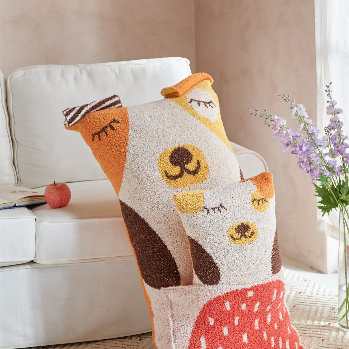 91家纺网 家纺一手货源 找家纺 暖绵绵家纺 2025新款半边绒软糯有趣抱枕含芯-维宁 （最低零售价：小号51元，大号153元） 组合图