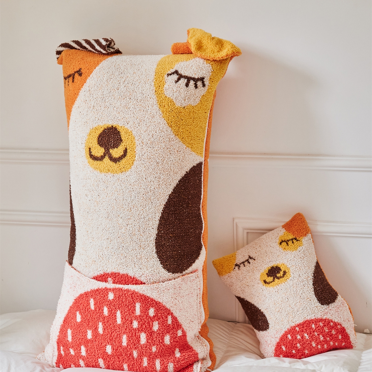 91家纺网 家纺一手货源 找家纺 暖绵绵家纺 2025新款半边绒软糯有趣抱枕含芯-维宁 （最低零售价：小号51元，大号153元） 组合图