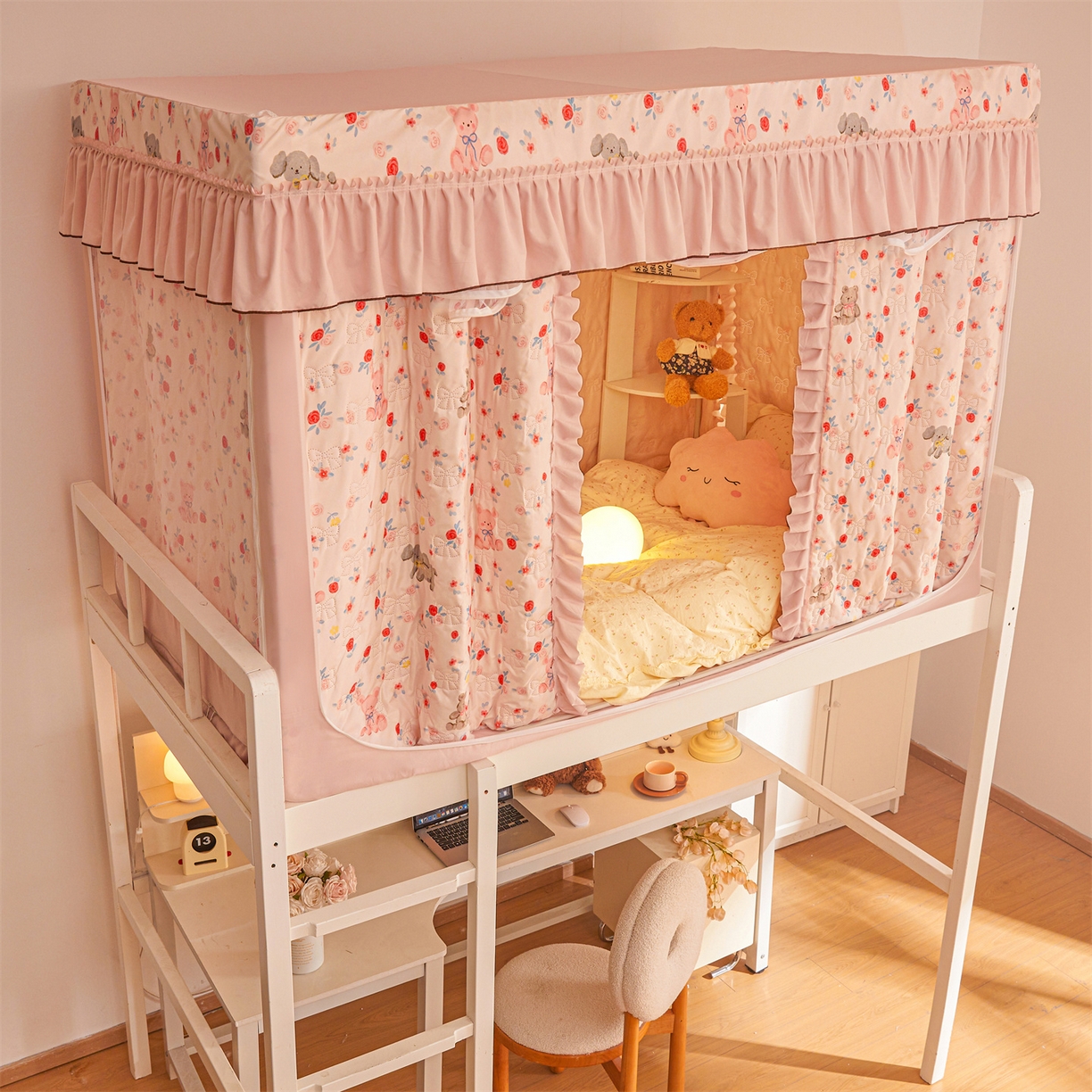 91家纺网 家纺一手货源 找家纺 艾晶美家纺有限公司 2025新款学生宿舍遮光保暖蚊帐夹棉床帘蚊帐大学生宿舍蚊帐 学生夹棉款-玫瑰小熊