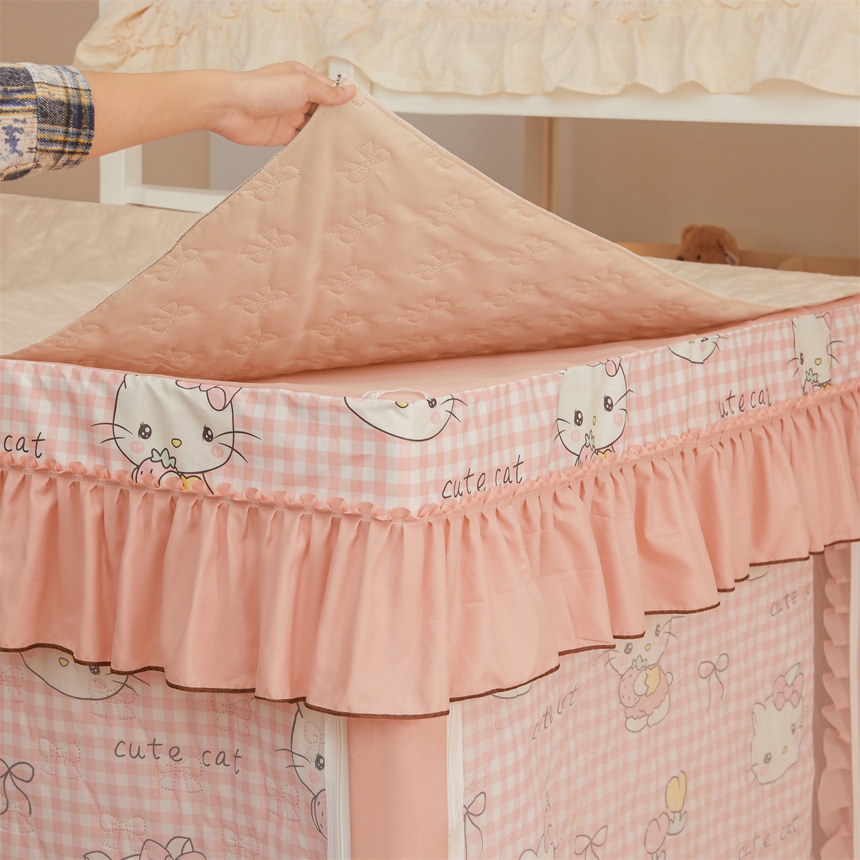 91家纺网 家纺一手货源 找家纺 艾晶美家纺有限公司 2025新款学生宿舍遮光保暖蚊帐夹棉床帘蚊帐大学生宿舍蚊帐 学生夹棉款-kmi瞄粉玉