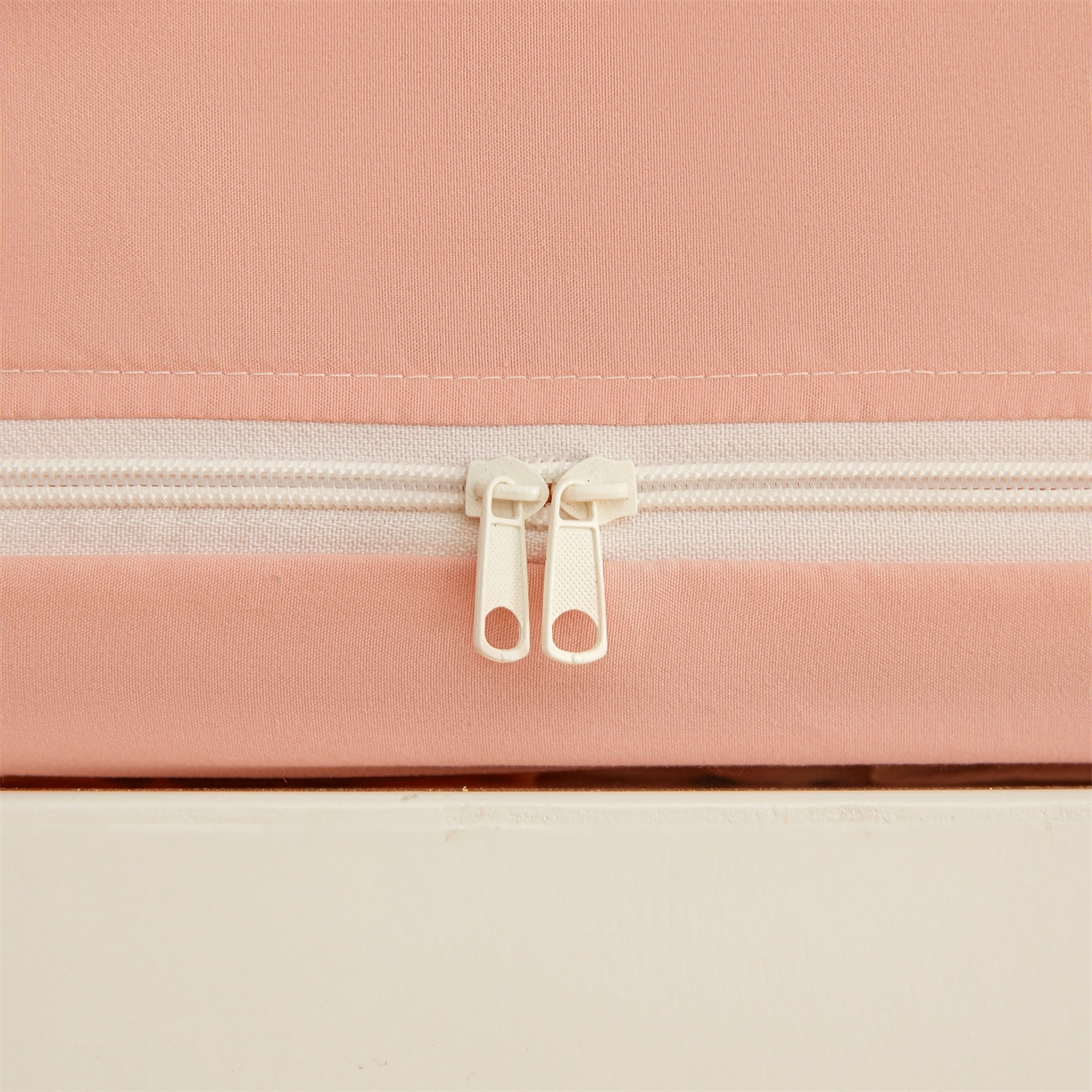 91家纺网 家纺一手货源 找家纺 艾晶美家纺有限公司 2025新款学生宿舍遮光保暖蚊帐夹棉床帘蚊帐大学生宿舍蚊帐 学生夹棉款-kmi瞄粉玉