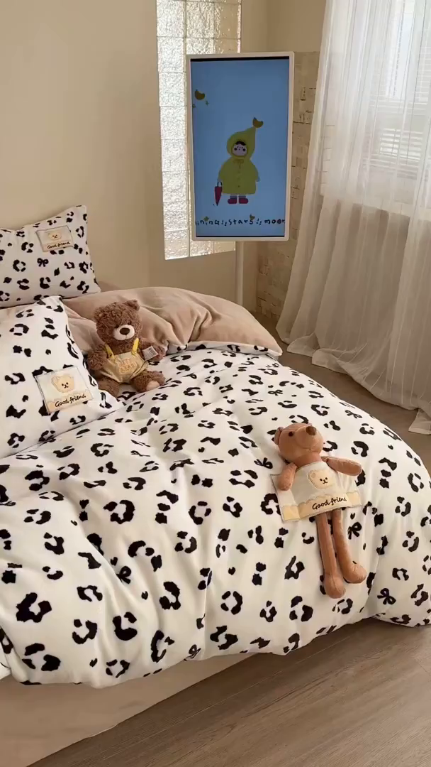 91家纺网 家纺一手货源 找家纺 （总）蜜柚 2025新款高克重牛奶绒数码印花贴布绣玩偶设计四件套