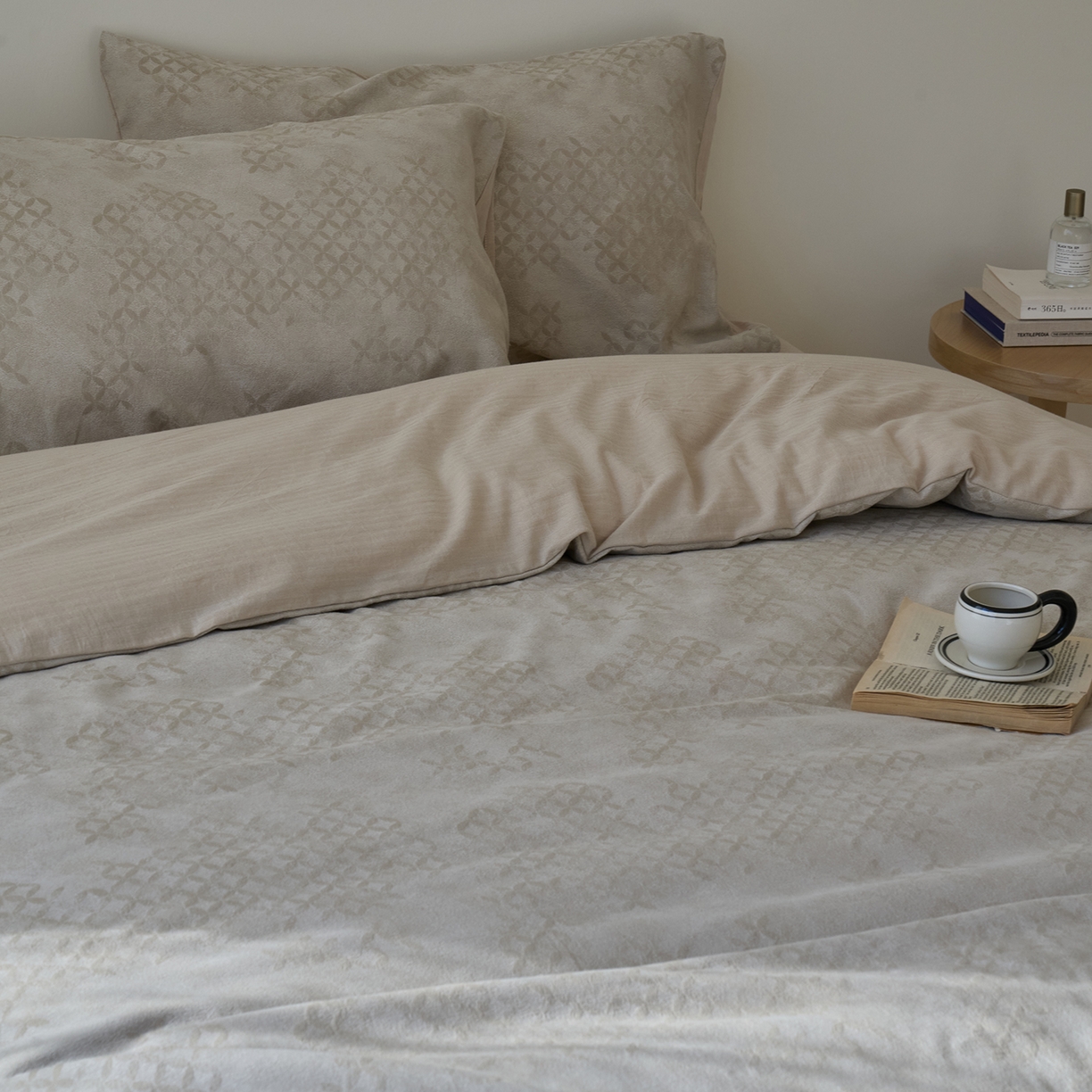 91家纺网 家纺一手货源 找家纺 云上 2025新款全棉新疆长绒棉色织大提花床品四件套-星辰系列（控价：券后活动后不低于348元） 星辰-米