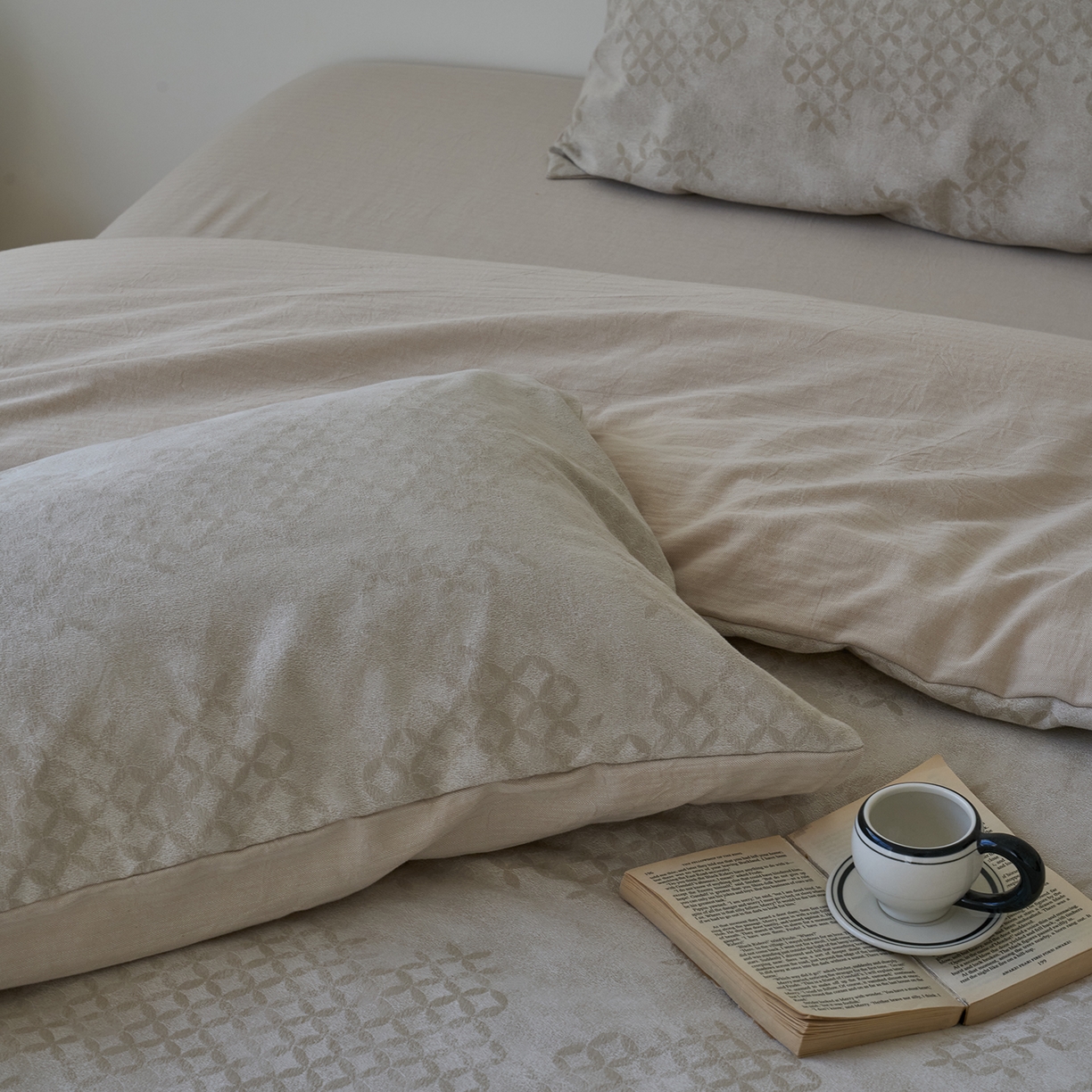 91家纺网 家纺一手货源 找家纺 云上 2025新款全棉新疆长绒棉色织大提花床品四件套-星辰系列（控价：券后活动后不低于348元） 星辰-米