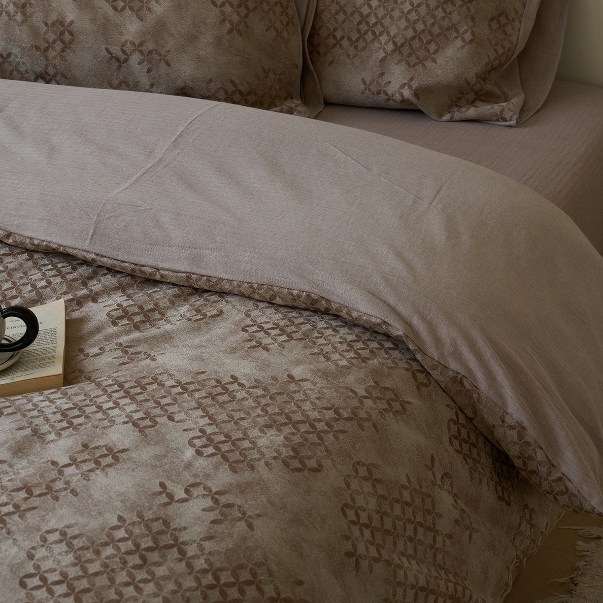 91家纺网 家纺一手货源 找家纺 云上 2025新款全棉新疆长绒棉色织大提花床品四件套-星辰系列（控价：券后活动后不低于348元） 星辰-咖