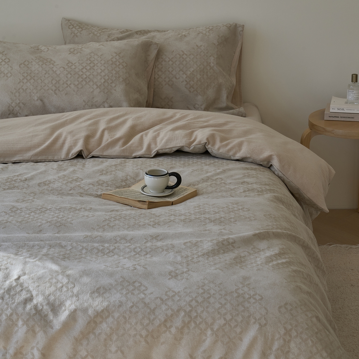 91家纺网 家纺一手货源 找家纺 云上 2025新款全棉新疆长绒棉色织大提花床品四件套-星辰系列（控价：券后活动后不低于348元） 星辰-米