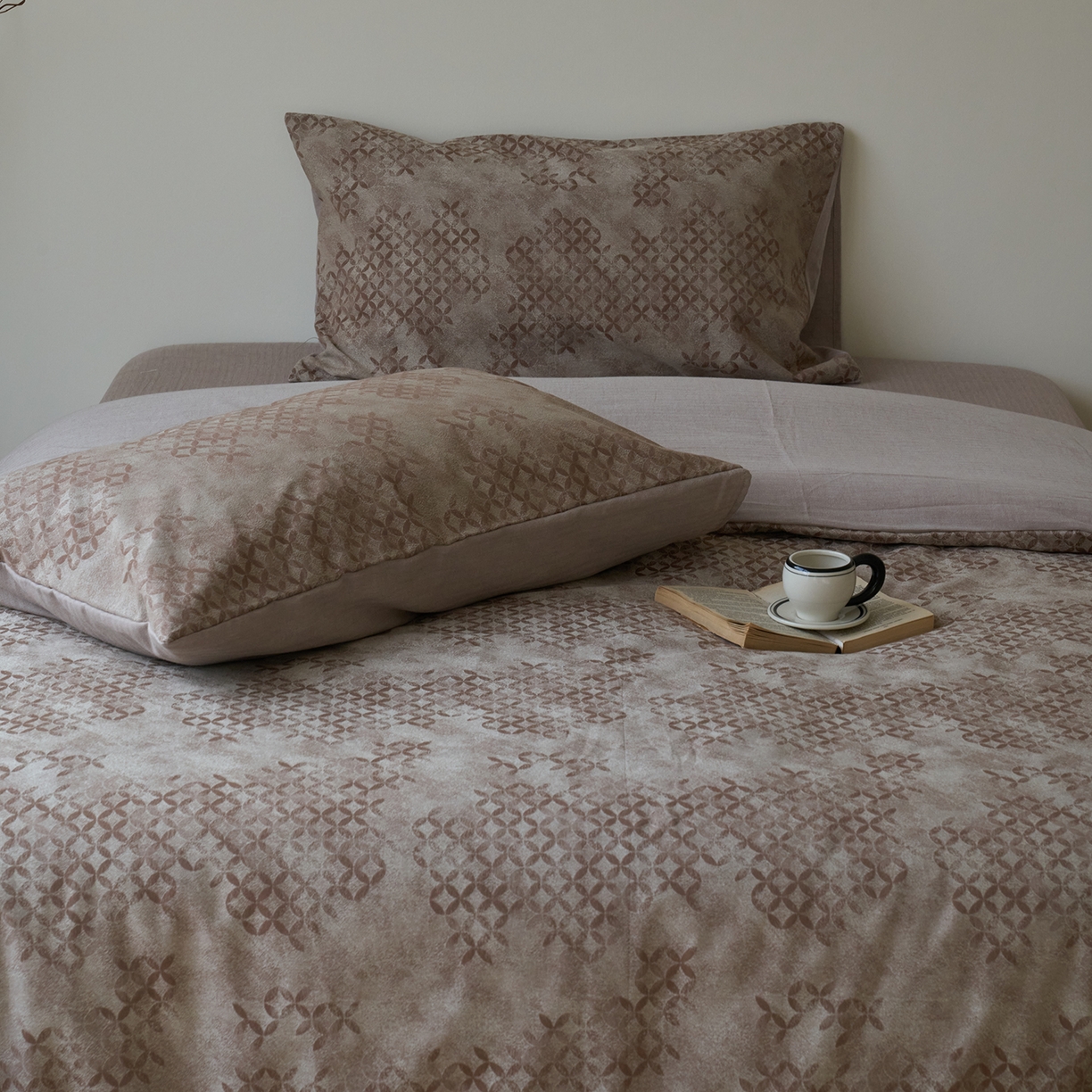 91家纺网 家纺一手货源 找家纺 云上 2025新款全棉新疆长绒棉色织大提花床品四件套-星辰系列（控价：券后活动后不低于348元） 星辰-咖