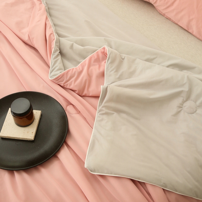 91家纺网 家纺一手货源 找家纺 （总）缦绣阁 2025春夏新款纯色双拼凉感丝夏被冰淇淋夏被夏凉被空调被被子被芯跨境外贸爆款