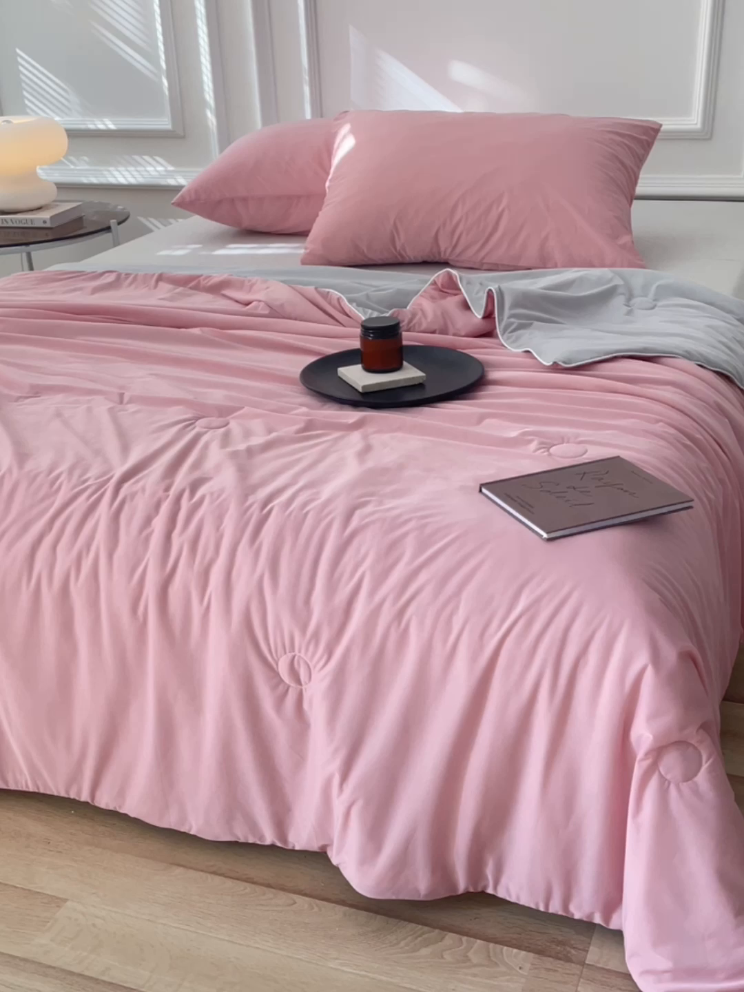 91家纺网 家纺一手货源 找家纺 （总）缦绣阁 2025春夏新款纯色双拼凉感丝夏被冰淇淋夏被夏凉被空调被被子被芯跨境外贸爆款