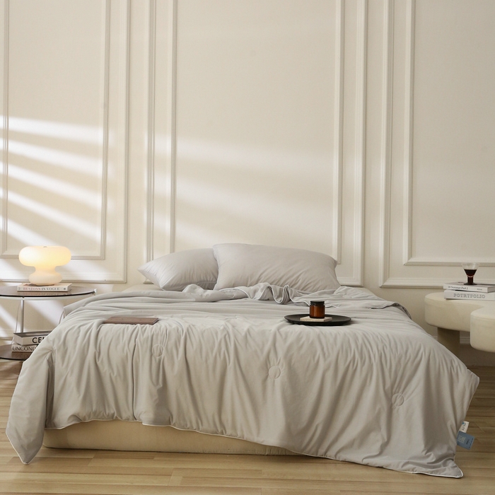 91家纺网 家纺一手货源 找家纺 缦绣阁 2025春夏新款纯色双拼凉感丝夏被冰淇淋夏被夏凉被空调被被子被芯跨境外贸爆款 高级灰