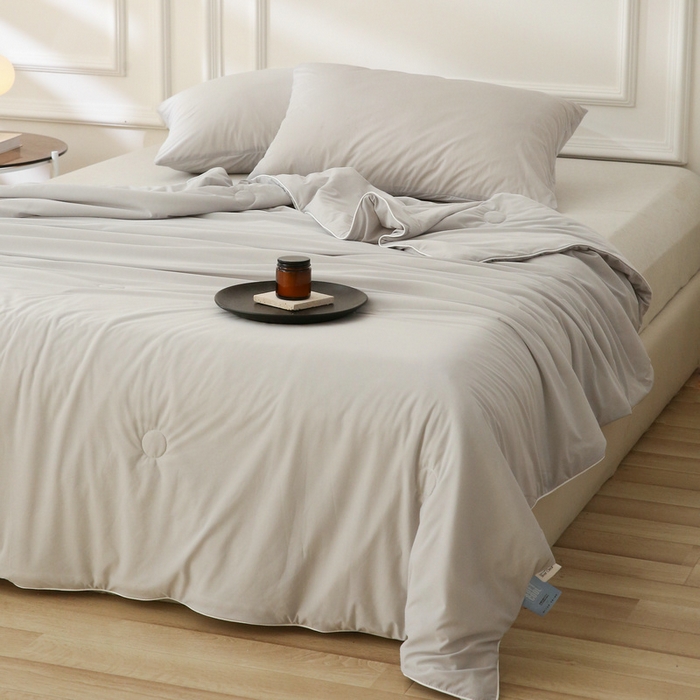 91家纺网 家纺一手货源 找家纺 缦绣阁 2025春夏新款纯色双拼凉感丝夏被冰淇淋夏被夏凉被空调被被子被芯跨境外贸爆款 高级灰