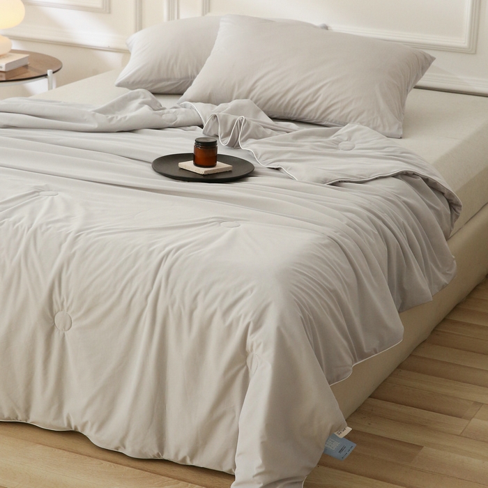 91家纺网 家纺一手货源 找家纺 缦绣阁 2025春夏新款纯色双拼凉感丝夏被冰淇淋夏被夏凉被空调被被子被芯跨境外贸爆款 高级灰