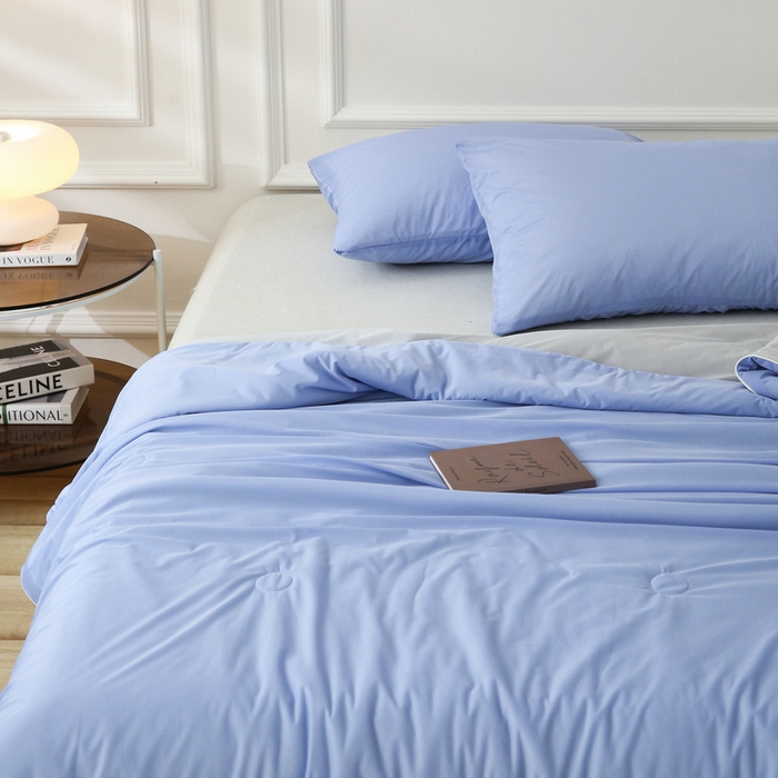 91家纺网 家纺一手货源 找家纺 缦绣阁 2025春夏新款纯色双拼凉感丝夏被冰淇淋夏被夏凉被空调被被子被芯跨境外贸爆款 蓝紫-浅灰