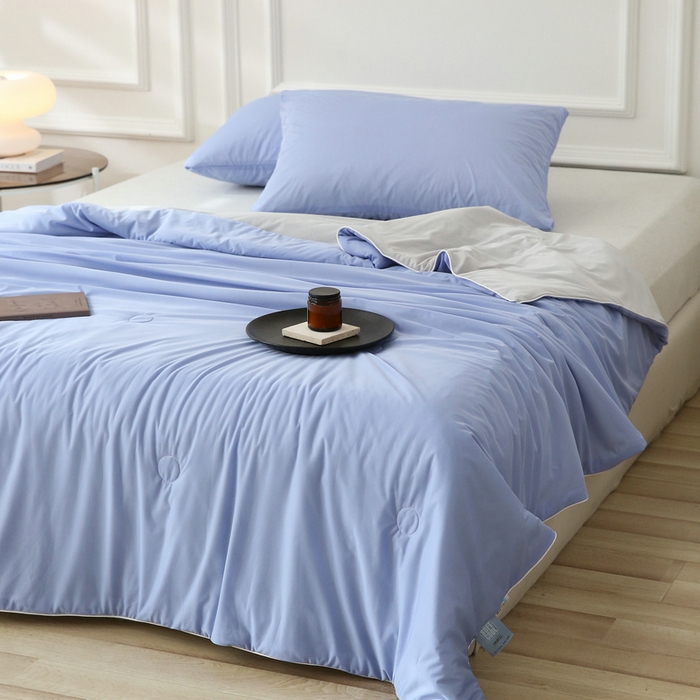 91家纺网 家纺一手货源 找家纺 缦绣阁 2025春夏新款纯色双拼凉感丝夏被冰淇淋夏被夏凉被空调被被子被芯跨境外贸爆款 蓝紫-浅灰