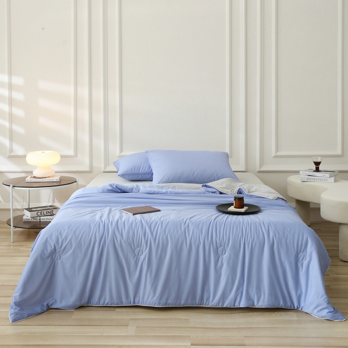 91家纺网 家纺一手货源 找家纺 缦绣阁 2025春夏新款纯色双拼凉感丝夏被冰淇淋夏被夏凉被空调被被子被芯跨境外贸爆款 蓝紫-浅灰