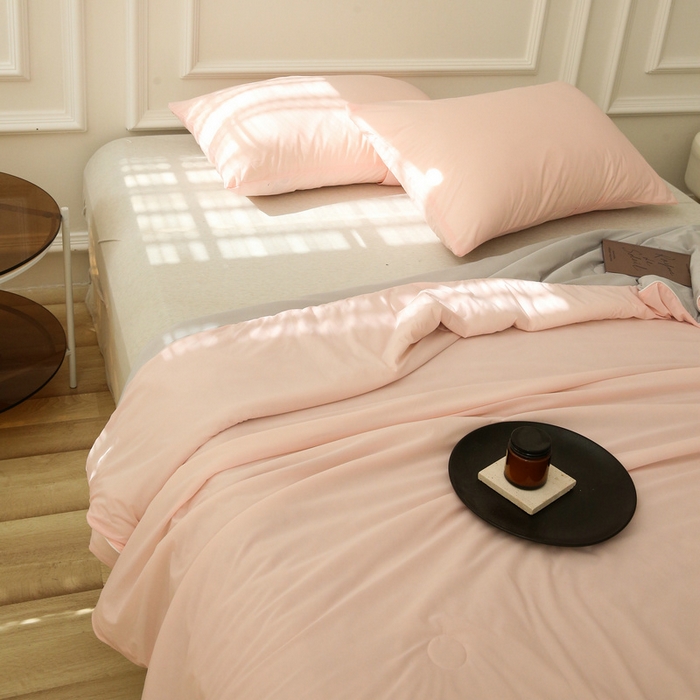 91家纺网 家纺一手货源 找家纺 缦绣阁 2025春夏新款纯色双拼凉感丝夏被冰淇淋夏被夏凉被空调被被子被芯跨境外贸爆款 浅粉-浅灰