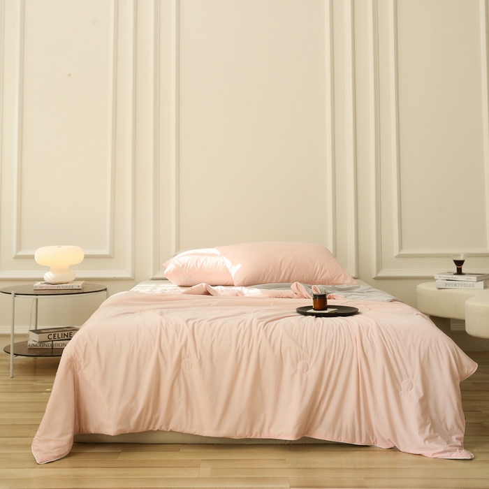 91家纺网 家纺一手货源 找家纺 缦绣阁 2025春夏新款纯色双拼凉感丝夏被冰淇淋夏被夏凉被空调被被子被芯跨境外贸爆款 浅粉-浅灰