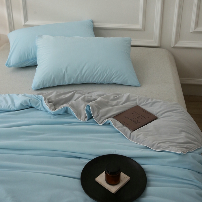 91家纺网 家纺一手货源 找家纺 缦绣阁 2025春夏新款纯色双拼凉感丝夏被冰淇淋夏被夏凉被空调被被子被芯跨境外贸爆款 天蓝色-浅灰