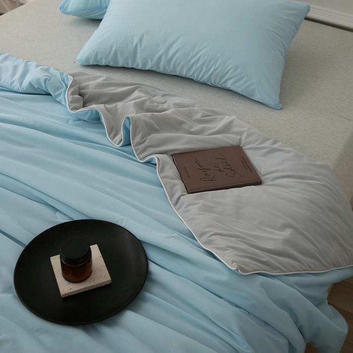 91家纺网 家纺一手货源 找家纺 缦绣阁 2025春夏新款纯色双拼凉感丝夏被冰淇淋夏被夏凉被空调被被子被芯跨境外贸爆款 天蓝色-浅灰