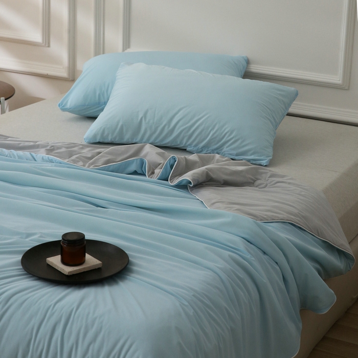 91家纺网 家纺一手货源 找家纺 缦绣阁 2025春夏新款纯色双拼凉感丝夏被冰淇淋夏被夏凉被空调被被子被芯跨境外贸爆款 天蓝色-浅灰
