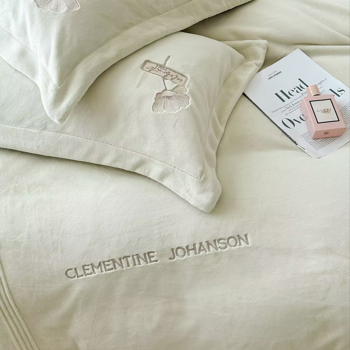 91家纺网 家纺一手货源 找家纺 玖玖爱家纺 2025新款牛奶绒加厚全工艺同色绣花四件套-银杏知秋 银杏知秋-浅绿