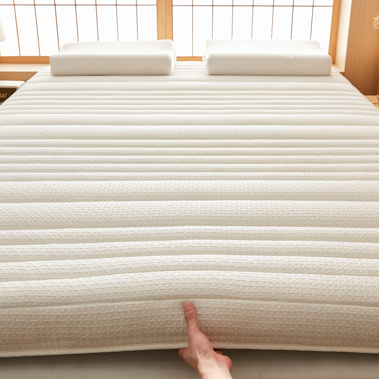 91家纺网 家纺一手货源 找家纺 鑫梦莱 2025新款针织棉床垫提花系列单边款（成人图）LOVE烫画 象牙白（厚约6cm）