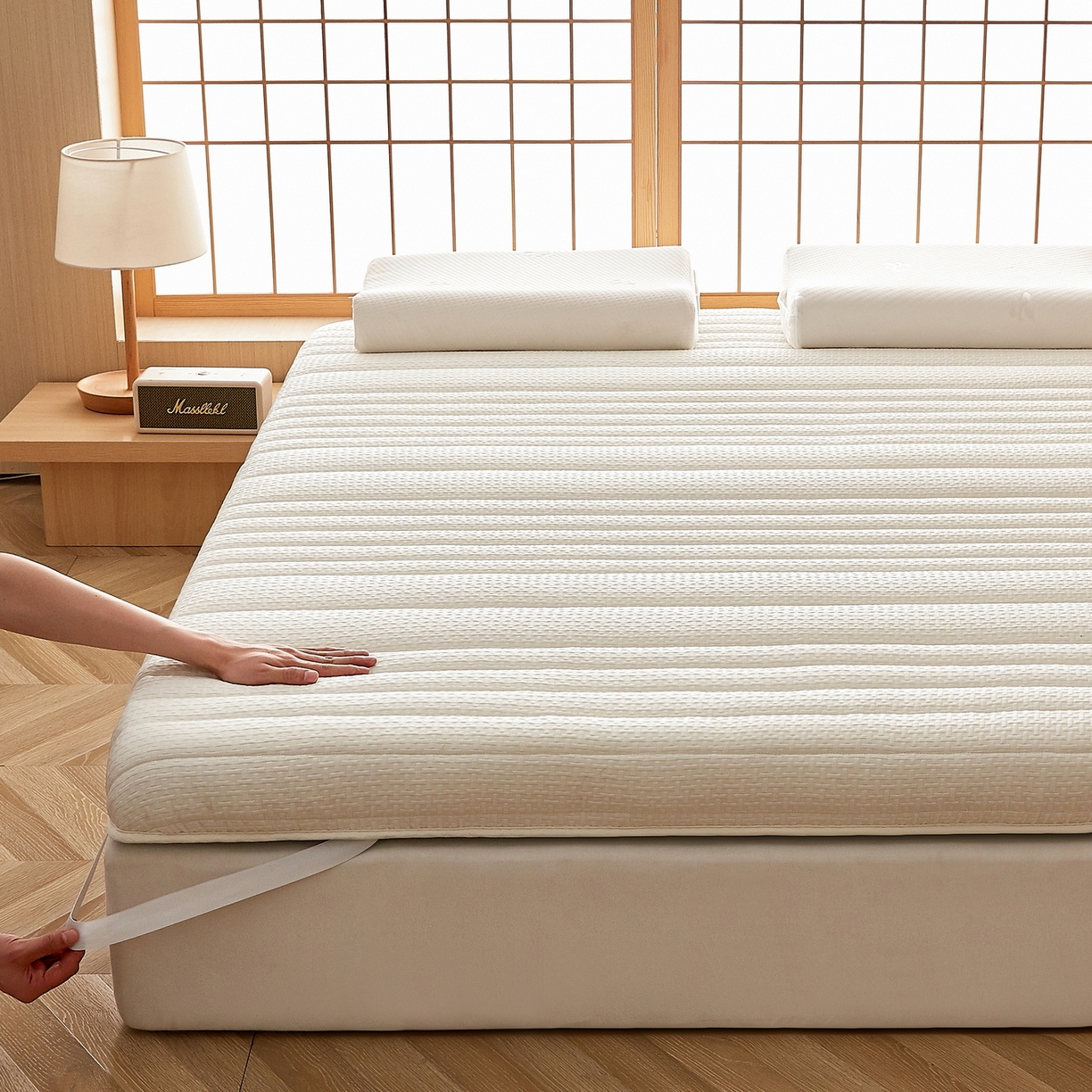 91家纺网 家纺一手货源 找家纺 鑫梦莱 2025新款针织棉床垫提花系列单边款（成人图）LOVE烫画 象牙白（厚约6cm）