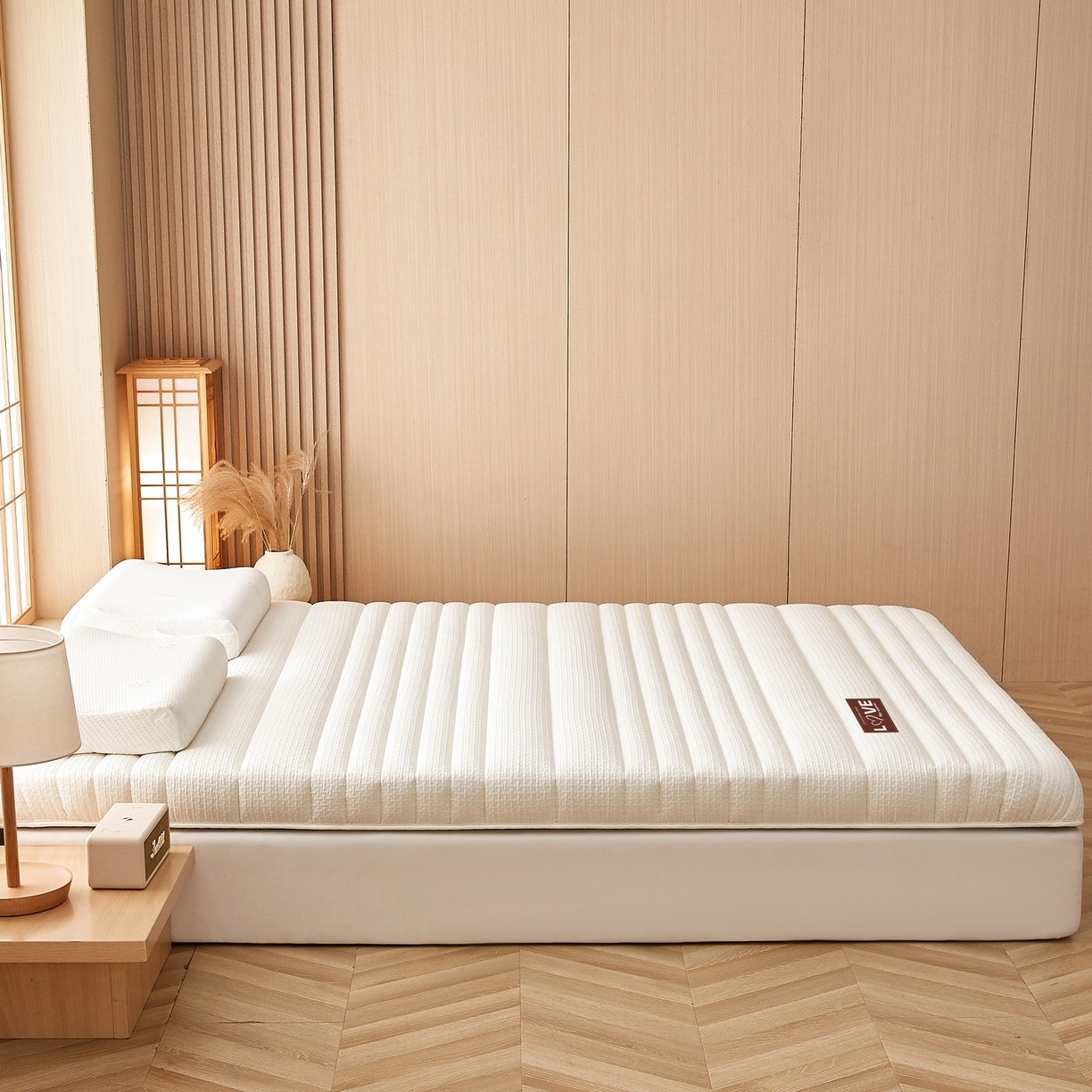 91家纺网 家纺一手货源 找家纺 鑫梦莱 2025新款针织棉床垫提花系列单边款（成人图）LOVE烫画 象牙白（厚约6cm）