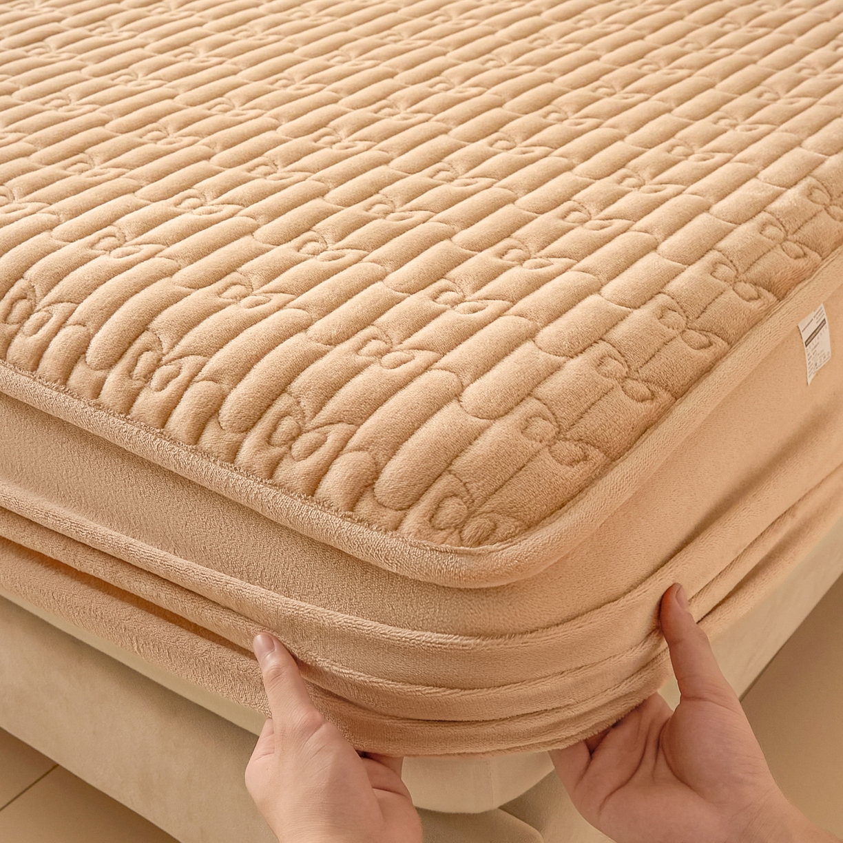 91家纺网 家纺一手货源 找家纺 Sweet dreams甜梦 2025新款A类纯色牛奶绒夹棉床笠 驼色