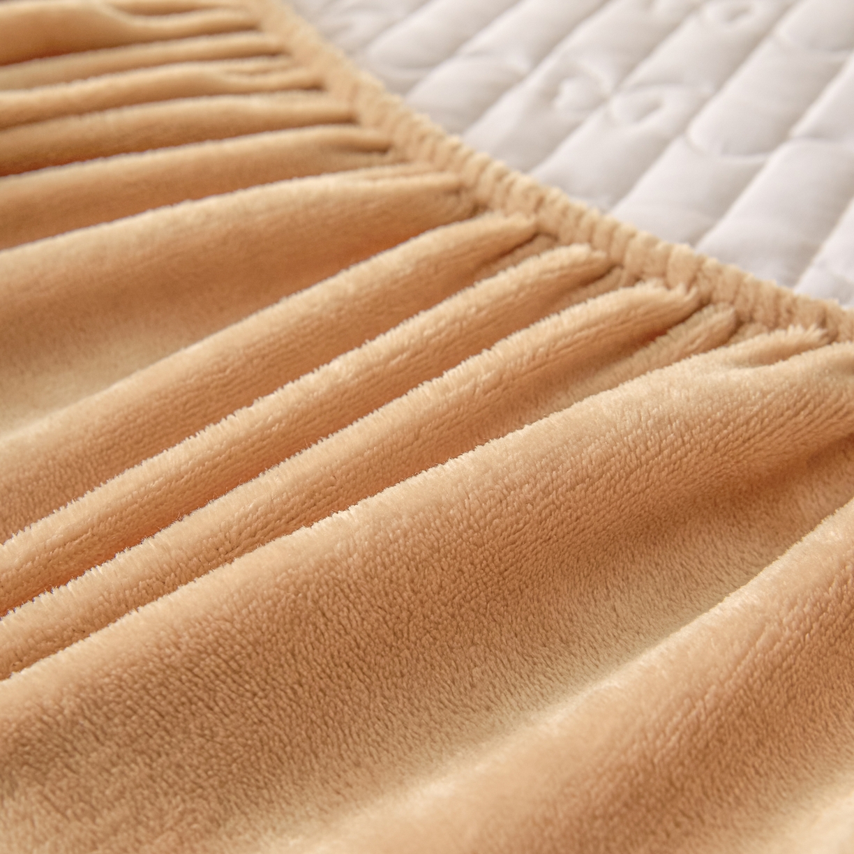 91家纺网 家纺一手货源 找家纺 Sweet dreams甜梦 2025新款A类纯色牛奶绒夹棉床笠 驼色