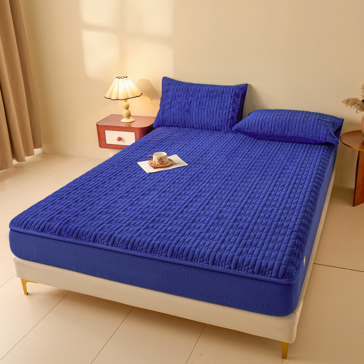 91家纺网 家纺一手货源 找家纺 Sweet dreams甜梦 2025新款A类纯色牛奶绒夹棉床笠 藏青