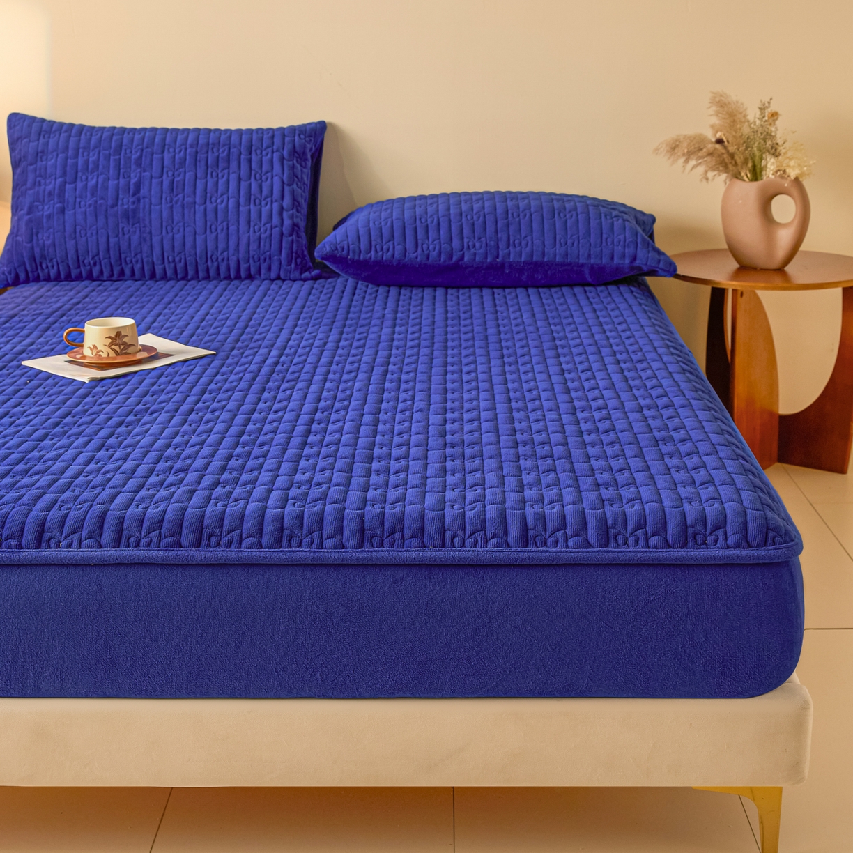 91家纺网 家纺一手货源 找家纺 Sweet dreams甜梦 2025新款A类纯色牛奶绒夹棉床笠 藏青