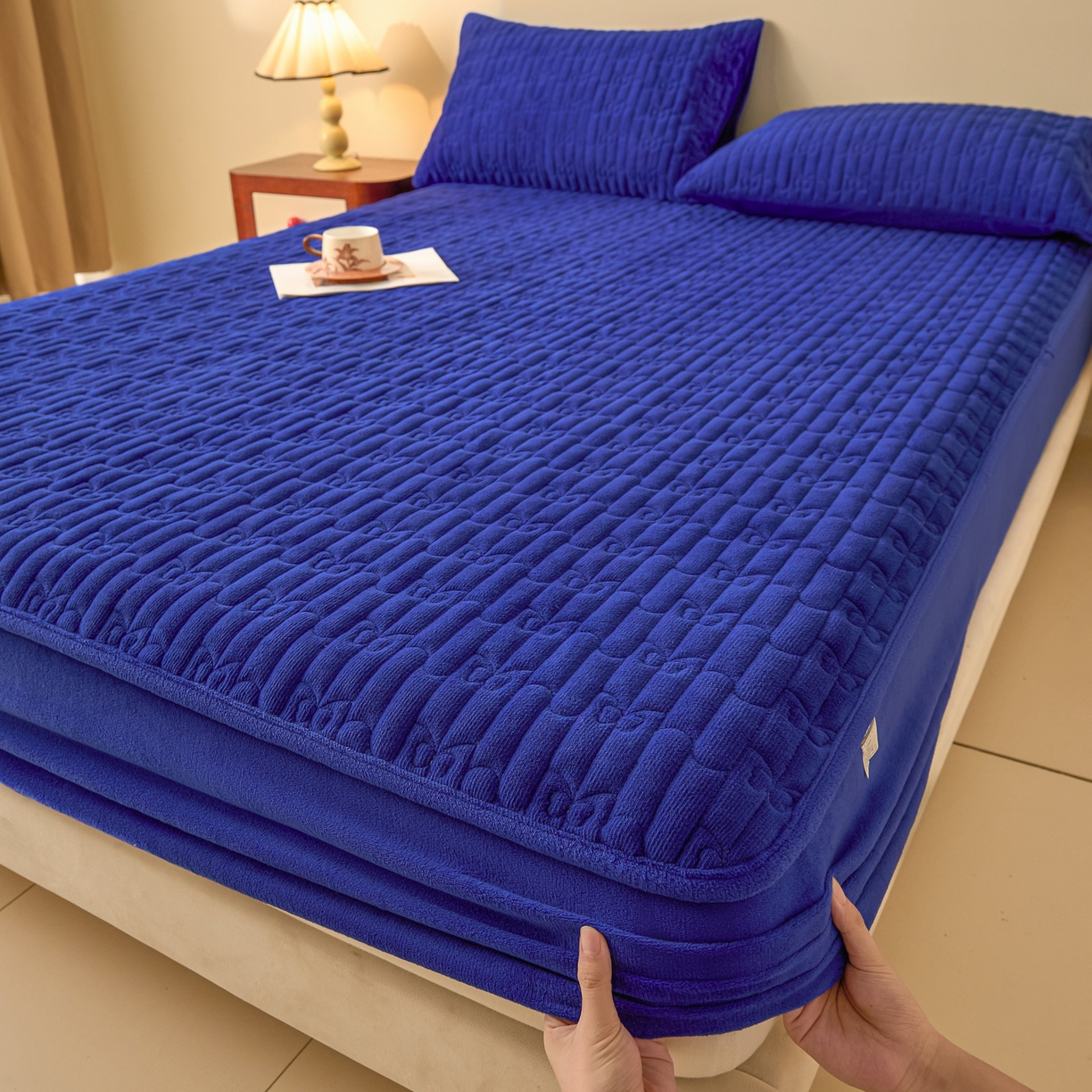 91家纺网 家纺一手货源 找家纺 Sweet dreams甜梦 2025新款A类纯色牛奶绒夹棉床笠 藏青