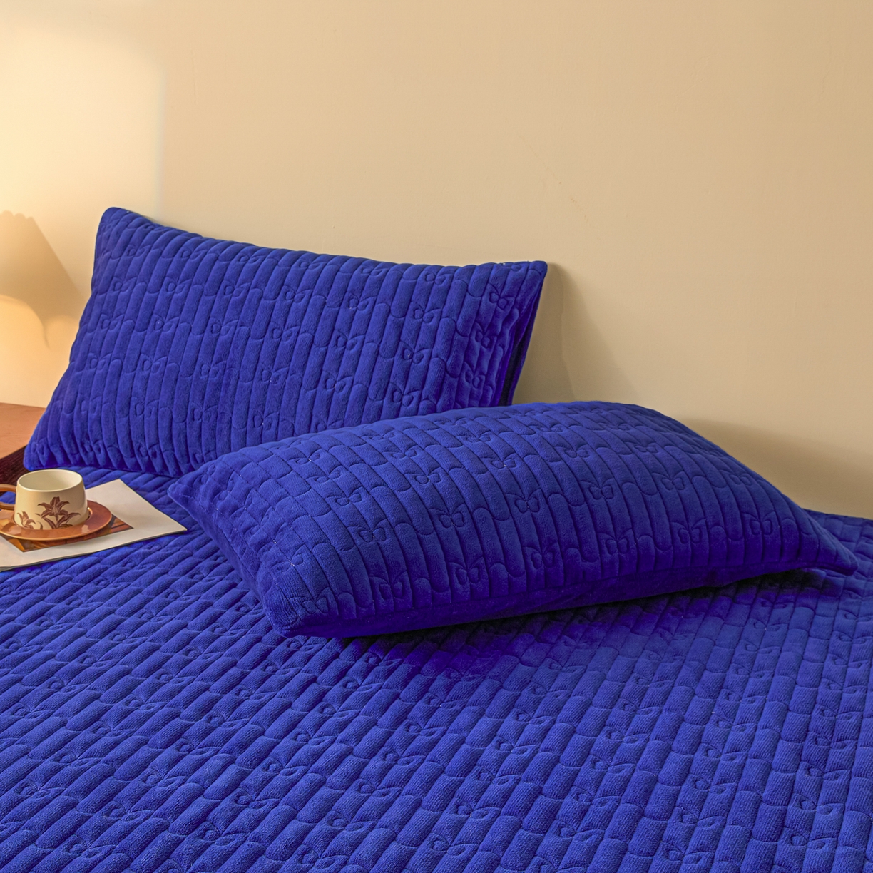 91家纺网 家纺一手货源 找家纺 Sweet dreams甜梦 2025新款A类纯色牛奶绒夹棉床笠 藏青