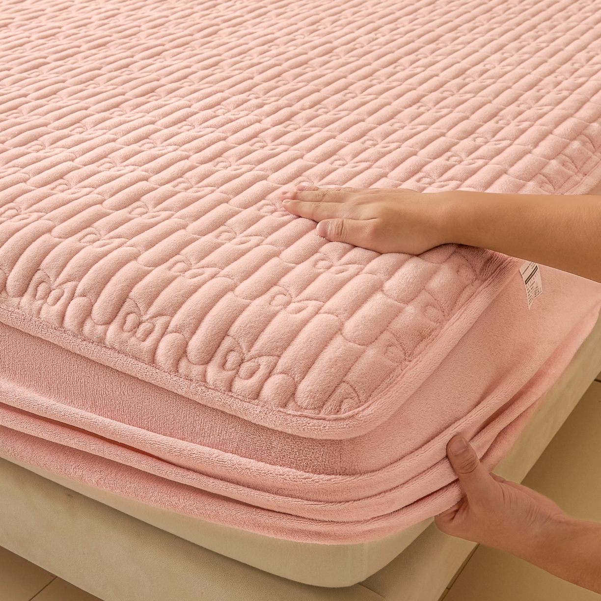 91家纺网 家纺一手货源 找家纺 Sweet dreams甜梦 2025新款A类纯色牛奶绒夹棉床笠 粉玉