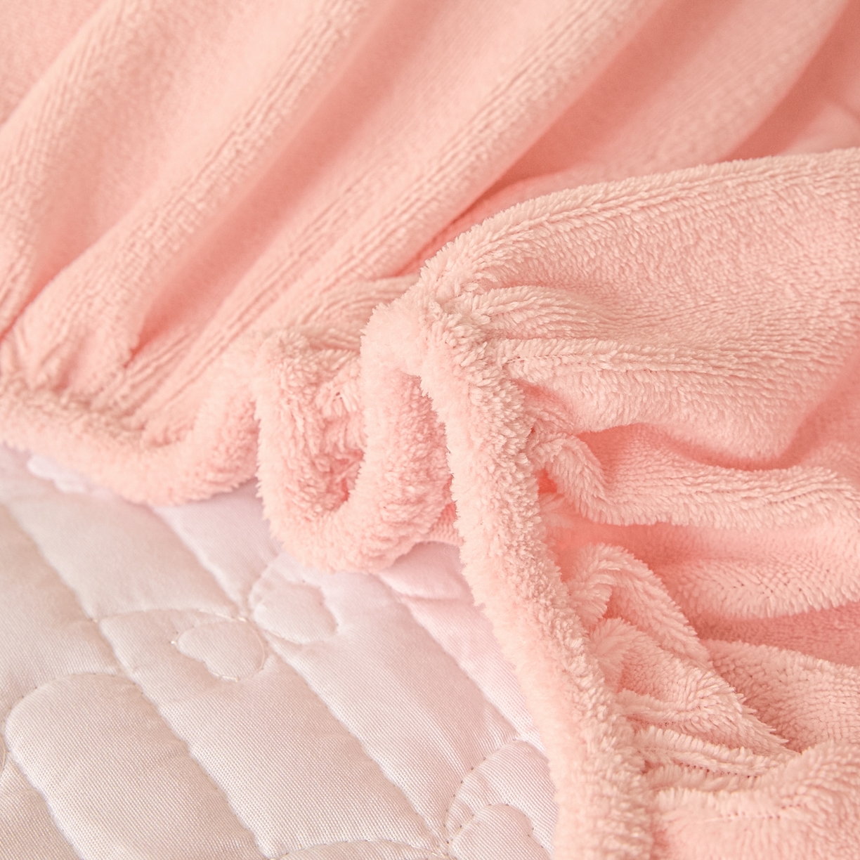 91家纺网 家纺一手货源 找家纺 Sweet dreams甜梦 2025新款A类纯色牛奶绒夹棉床笠 粉玉