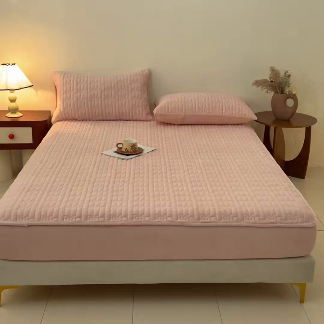 91家纺网 家纺一手货源 找家纺 Sweet dreams甜梦 2025新款A类纯色牛奶绒夹棉床笠 粉玉